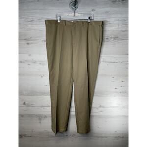 Haggar Pants Mens 44x32 Khaki Cool 18 Performance‎ Classic Fit Comfort Waist